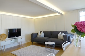 Smart TV, ping pong, books