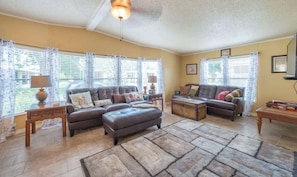 TV, books, offices - 25%off/Disney5mi/Fishing/2HotTub/3Pools/Gym/Courts (Winter Garden)