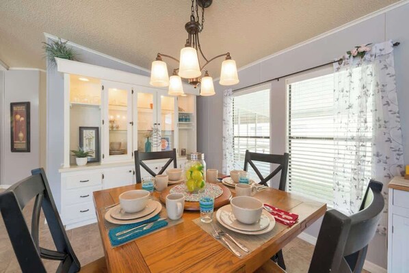 Dining - 25%off/Disney5mi/Fishing/2HotTub/3Pools/Gym/Courts (Winter Garden)