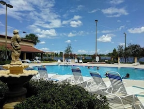 Piscine extérieure, piscine chauffée