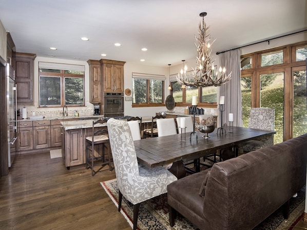 House | Private kitchen | Fridge, microwave, oven, stovetop