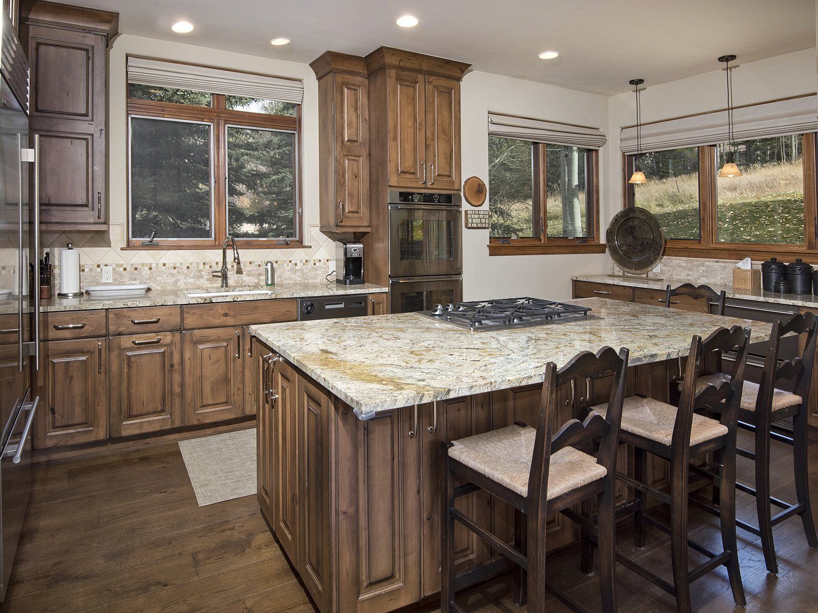 House | Private kitchen | Fridge, microwave, oven, stovetop