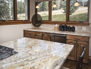 House | Private kitchen | Fridge, microwave, oven, stovetop - Matterhorn Chalet (Vail)