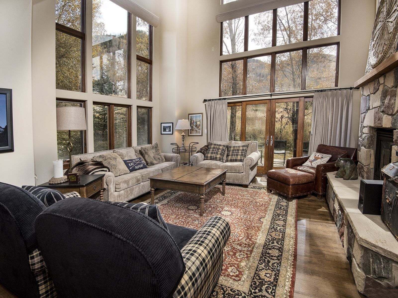 Ferienhaus | Wohnzimmer | Flachbildfernseher, Kamin