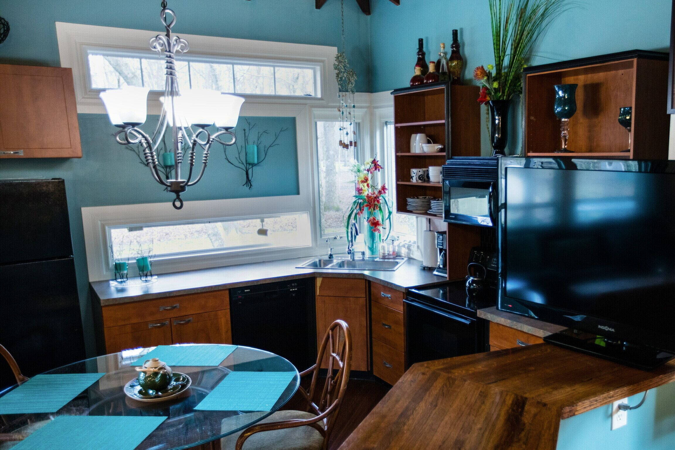 Cabin # 6- The Vine @ River’s Bend Resort