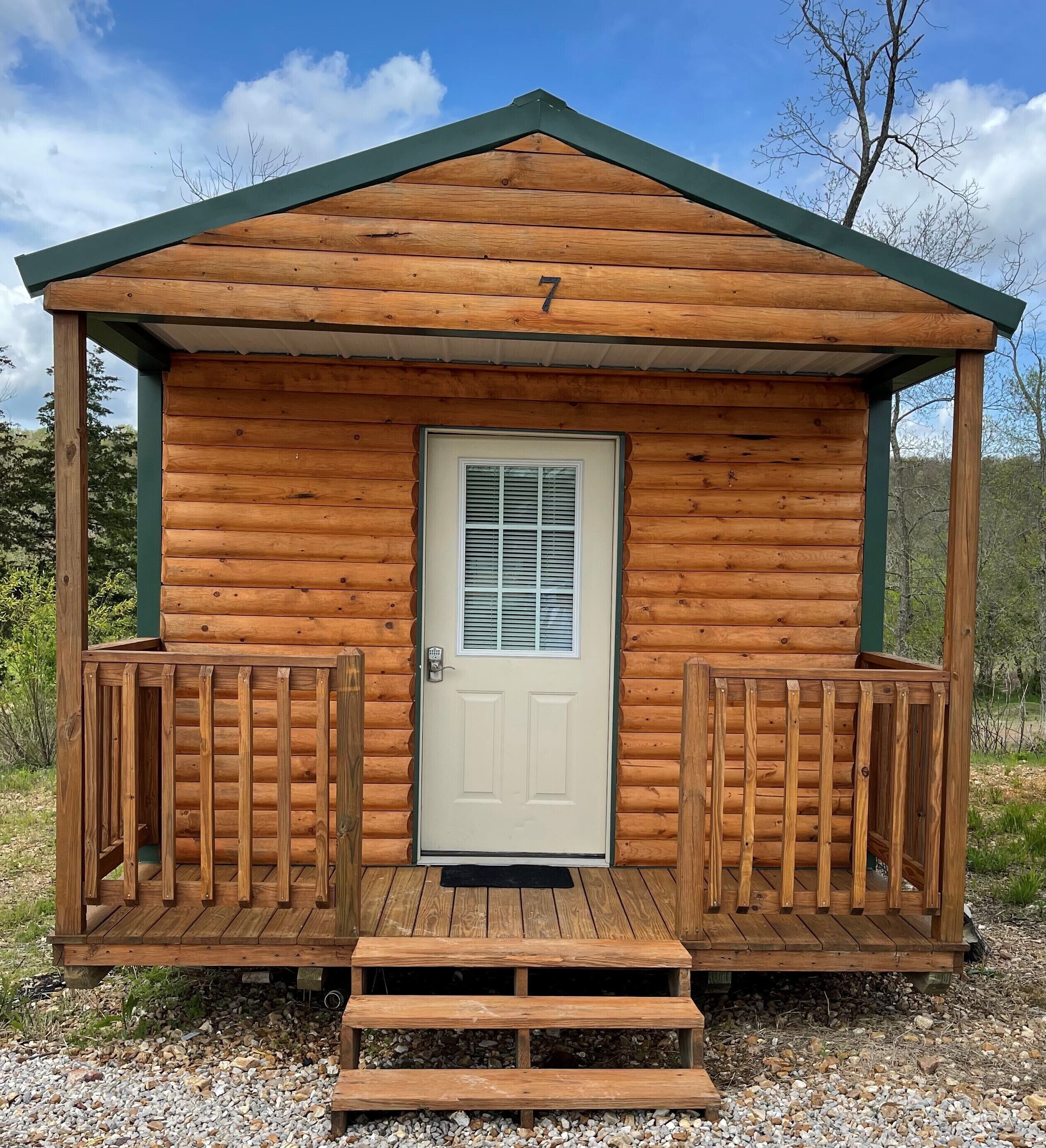 Beautiful Cabin sleeps 2