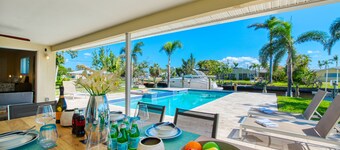 Newly renovated villa in prime location -5 min to the river, new pool& hot tub