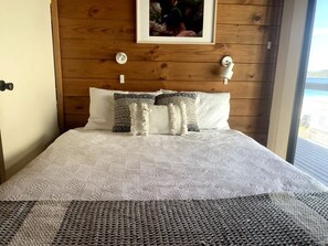 3 bedrooms, iron/ironing board, WiFi, bed sheets - Ocean's Kiss (Mollymook Beach)