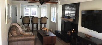 Private Courtyard, Hot Tub, Reserved Parking, HVAC, Steps to Bay Beach