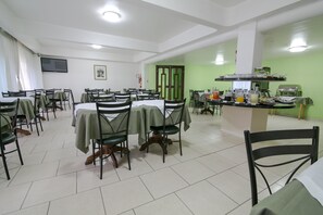 Coffee service - Grand Prix Hotel (Cascavel)