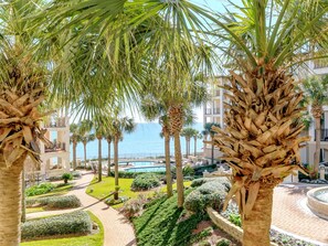 Condo, 3 Bedrooms | Property grounds