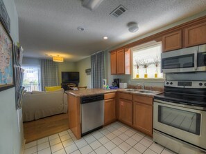 Condo, 2 Bedrooms | Private kitchen