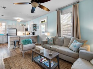 House, 2 Bedrooms | Living room