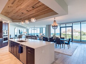 Condo, 4 Bedrooms | Private kitchen