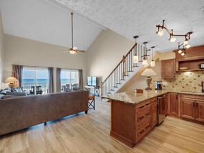 Condo, 2 Bedrooms | Private kitchen