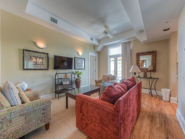Condo, 2 Bedrooms | Living room