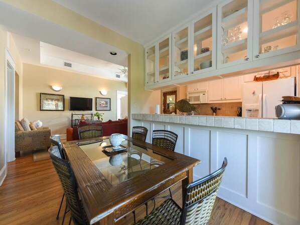 Condo, 2 Bedrooms | Private kitchen