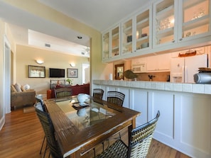 Condo, 2 Bedrooms | Private kitchen