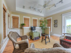 Condo, 2 Bedrooms | Living room