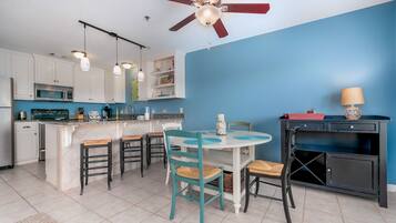 Condo, 2 Bedrooms | Private kitchen