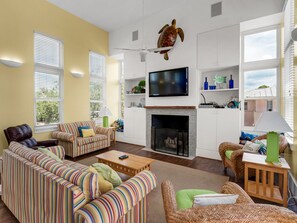 House, 4 Bedrooms | Living room