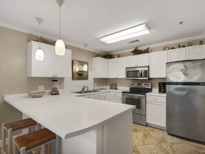 Condo, 2 Bedrooms | Private kitchen