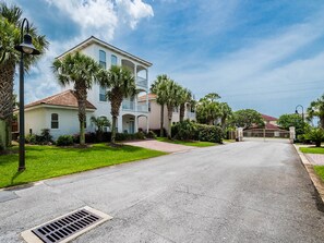 Talo, 5 makuuhuonetta | Ulkopuoli