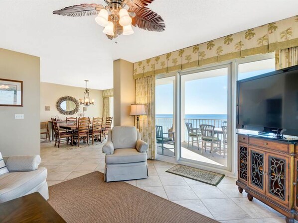 Condo, 3 habitaciones | Sala de estar | Televisión de pantalla plana de 32 pulgadas con canales por cable