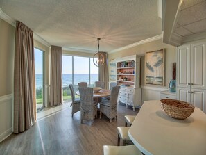 Condo, 3 Bedrooms | Private kitchen