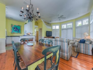 Interior - Grits Carlton by Vacasa (Panama City Beach)