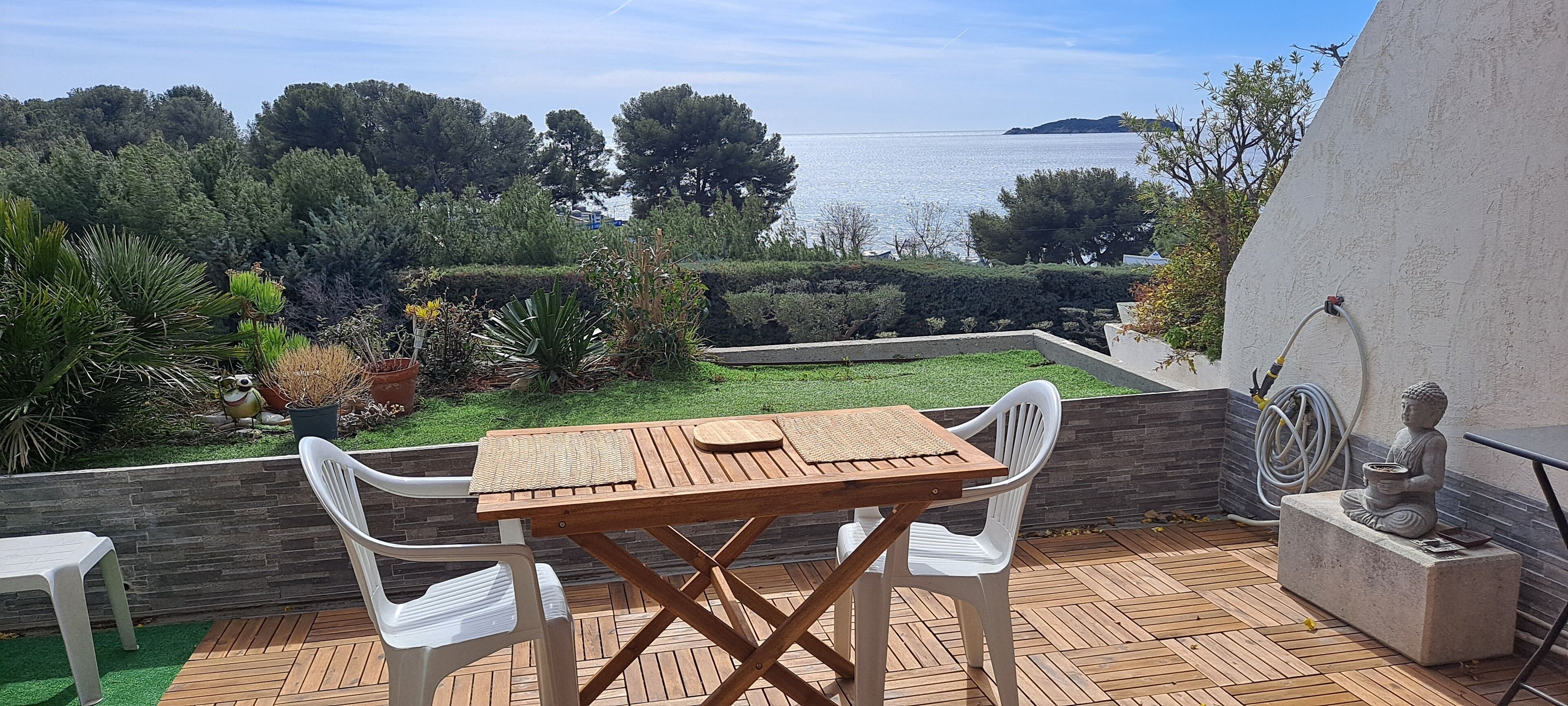 Large studio terrace view bay of la ciotat<br>2 bikes available