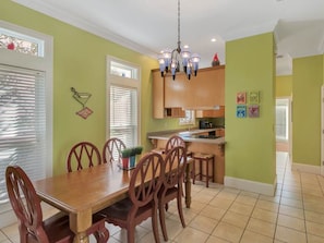 House, 3 Bedrooms | Private kitchen
