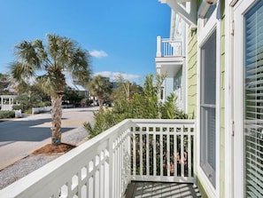 House, 3 Bedrooms | Balcony
