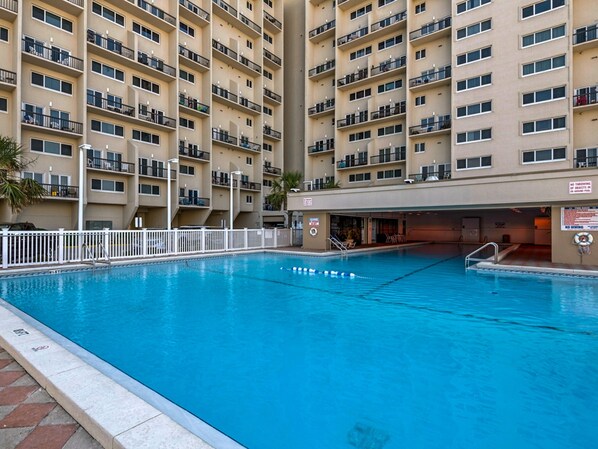 Condo, 2 chambres | Piscine | Piscine extérieure
