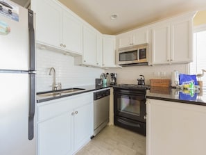 Condo, 1 Bedroom | Private kitchen
