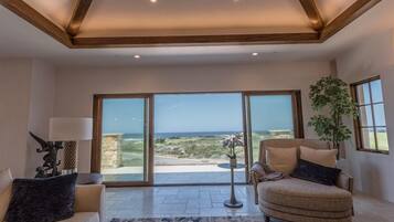 Biệt thự, nhiều giường, quang cảnh biển (LX14: Luxury Golf Course Villa with 3) | Phòng khách