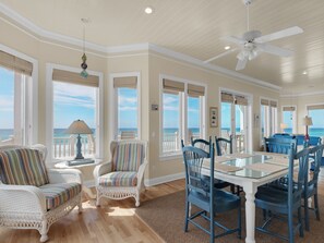 House, 4 Bedrooms | Living room