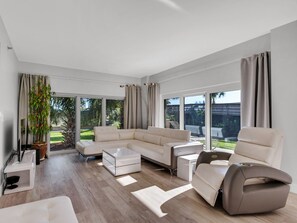 Condo, 2 habitaciones | Sala de estar