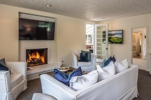 Villa, Multiple Beds (LX2: 18th Hole Pebble Luxury Villa, 3) | Living room