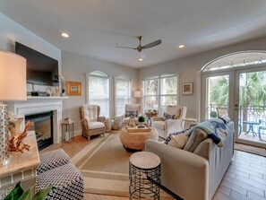 Condo, 3 Bedrooms | Living room