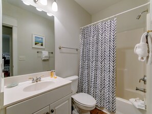 Appart'hôtel, 3 chambres | Salle de bain