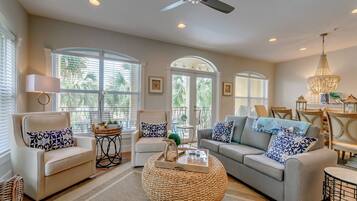 Condo, 3 Bedrooms | Living room