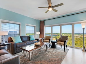 Condo, 3 chambres | Salle de séjour