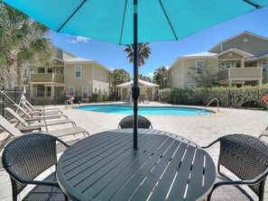 Huoneisto, 2 makuuhuonetta | Uima-allas | Ulkouima-allas