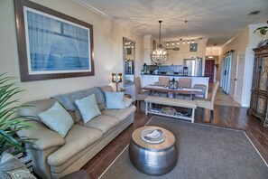 Condo, 3 habitaciones | Sala de estar