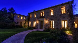Villa, meerdere bedden (LX1 Chateau D' Renaitre Estate  - Car) | Exterieur