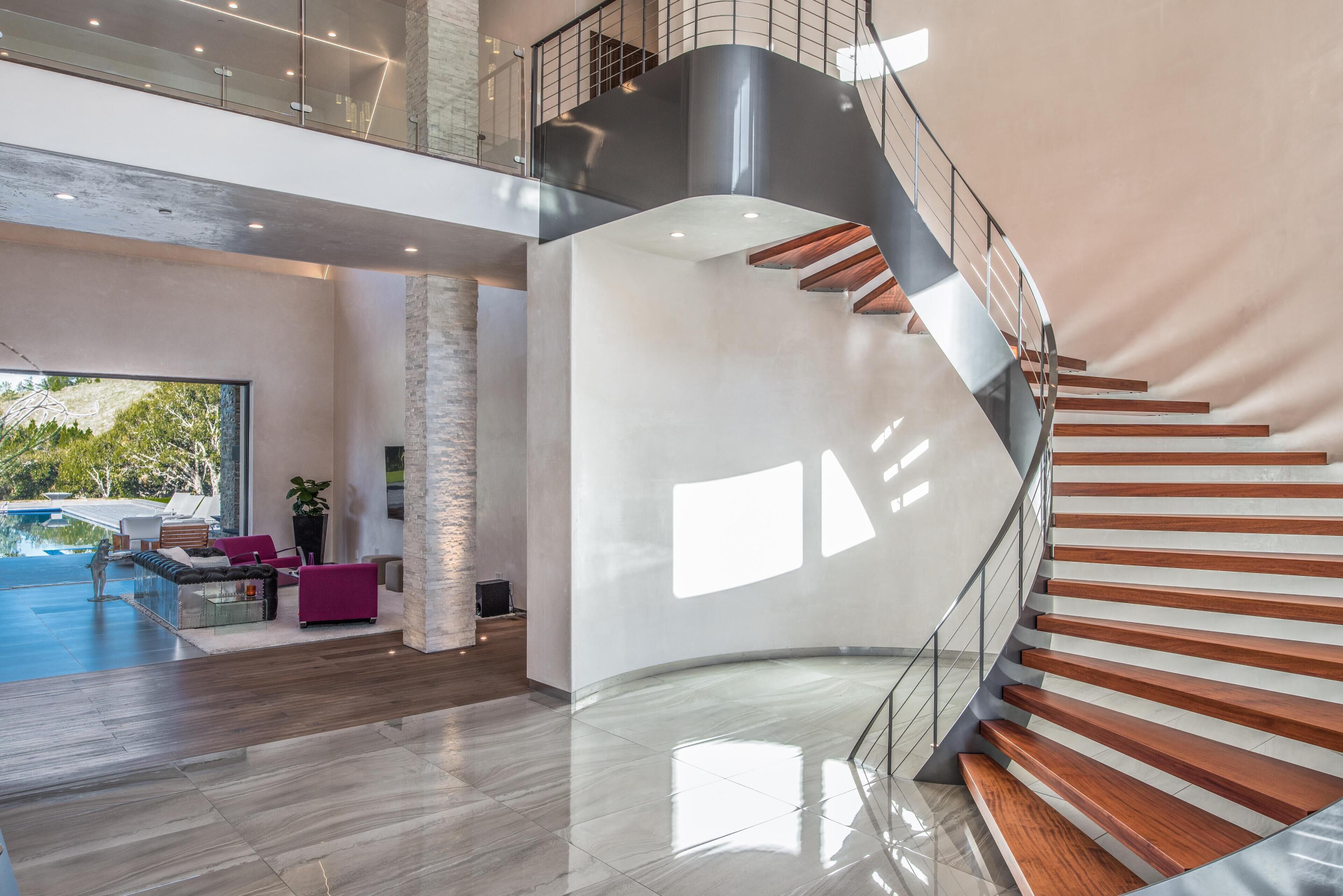 วิลล่า, หลายเตียง (LX1a: Luxury Contemporary Villa in Th) | ภายใน