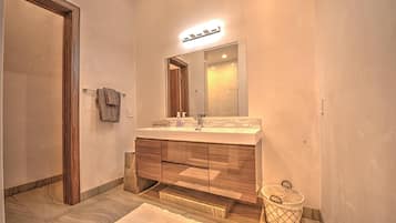 Villa, flere senger (LX1a: Luxury Contemporary Villa in Th) | Bad