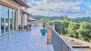 Villa, Multiple Beds (LX15 Vue de l'ocean Oceanview French ) | Balcony