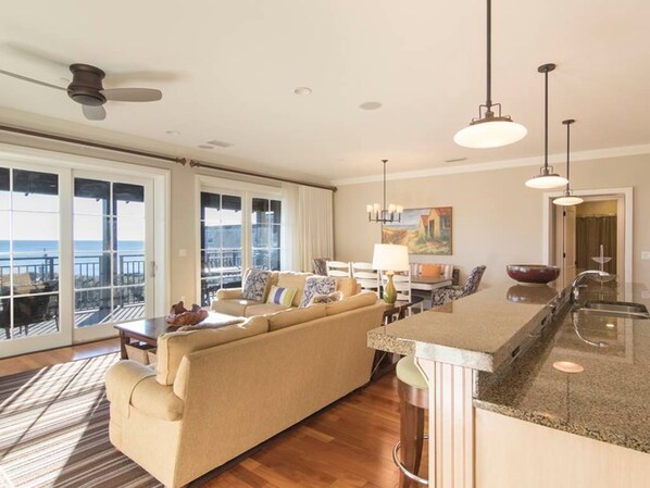 Living area - Waterhouse 402 by Vacasa (Panama City Beach)